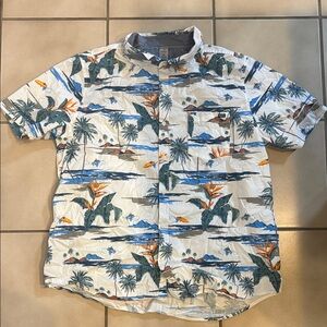 Hurley Tropical floral Print Short-Sleeve Button-Up Shirt bought in Hawaii nwot